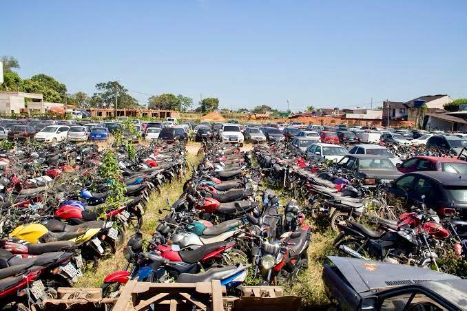 Detran/AC autoriza 1º leilão de veículos de 2025 com mais de 100 lotes; lance inicial é de R$ 491